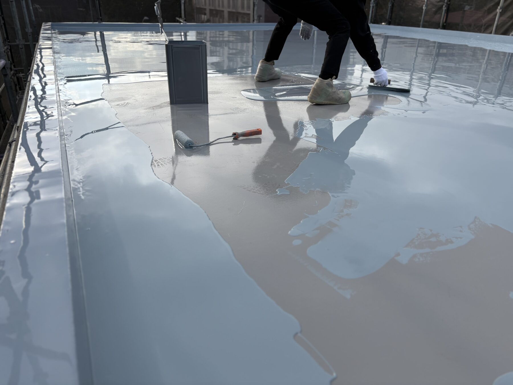 川崎市 Hマンション エントランス屋上防水 ウレタン塗膜密着工法