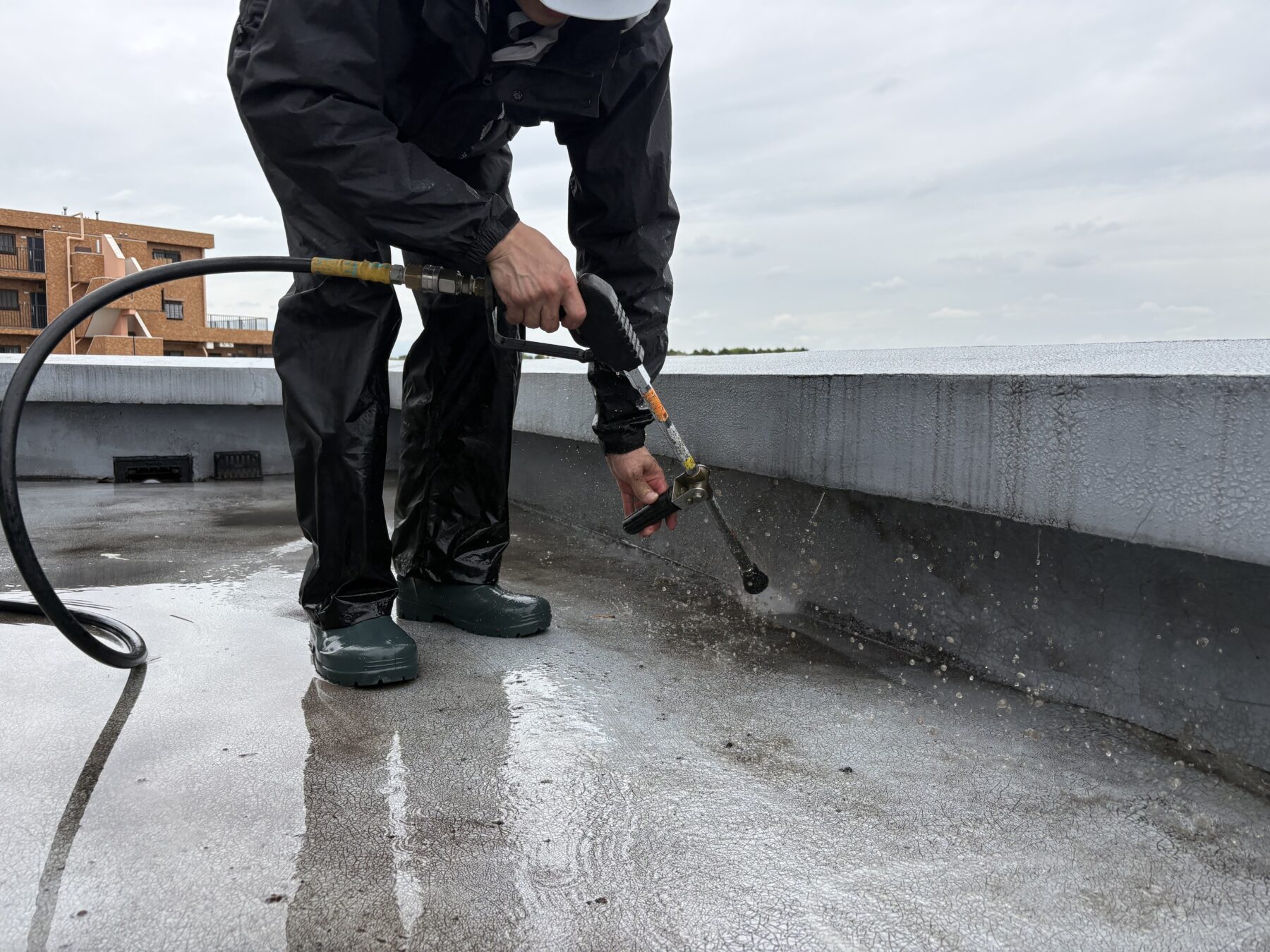 川崎市 Mマンション 屋上防水 ウレタン塗膜 通気緩衝工法